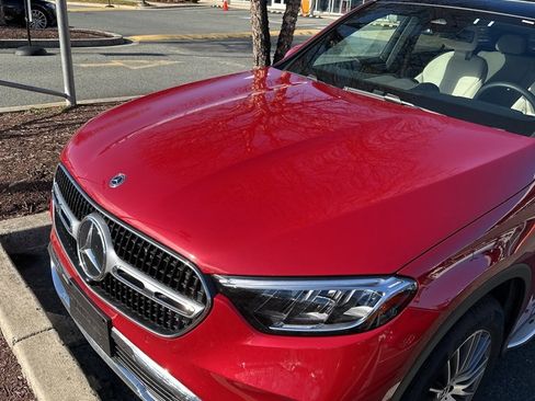Certified 2025 Mercedes-Benz GLC 300 4MATIC image 9