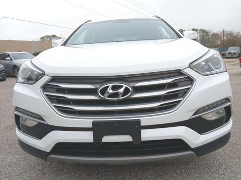 Used 2018 Hyundai Santa Fe Sport image 2