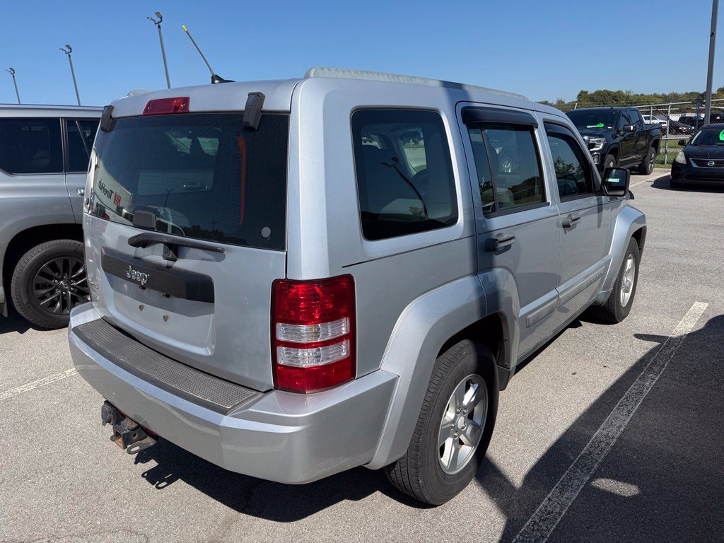 Used 2011 Jeep Liberty Sport AWD/4WD image 4