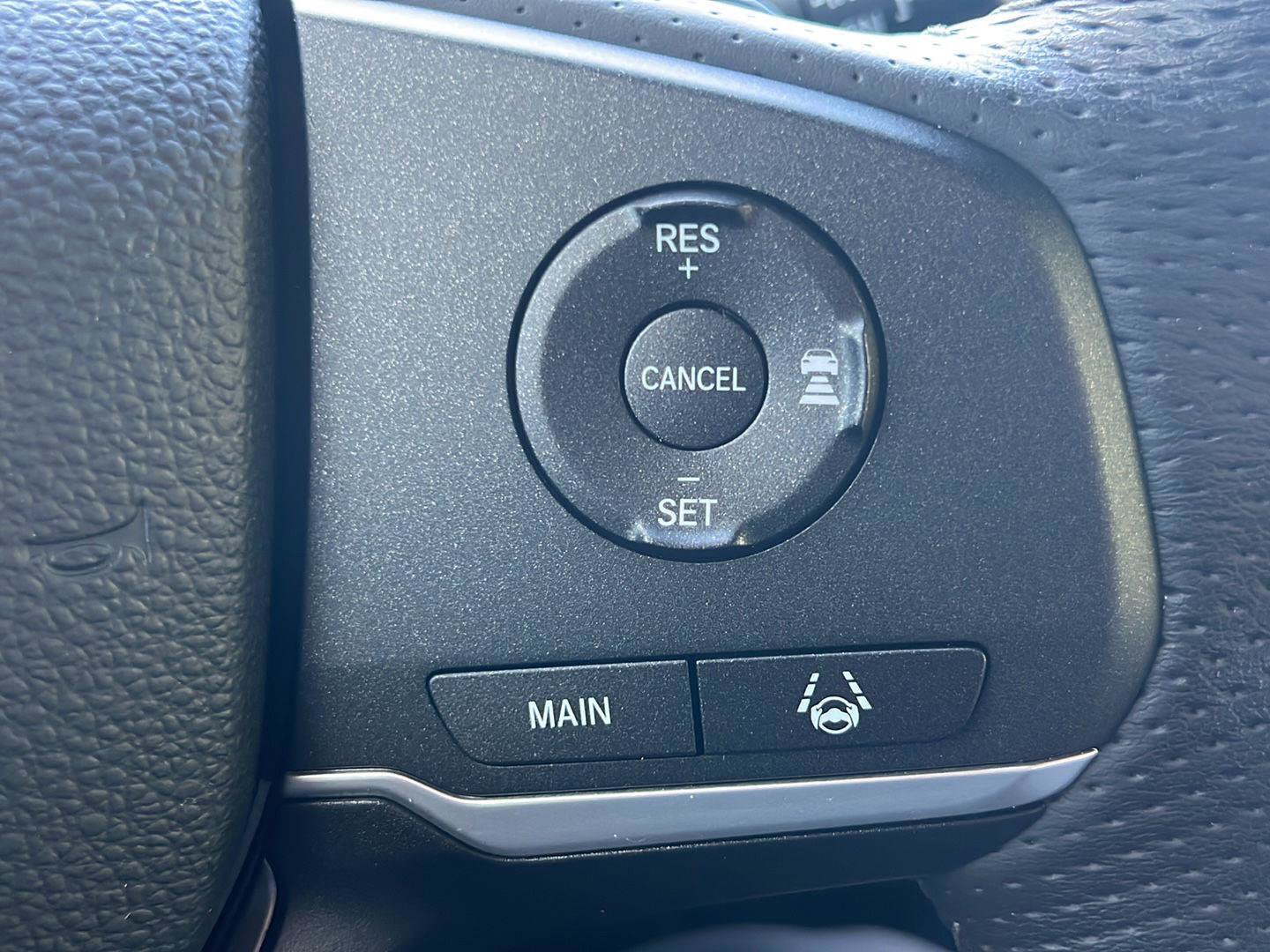 Used 2025 Honda Passport EX-L image 12