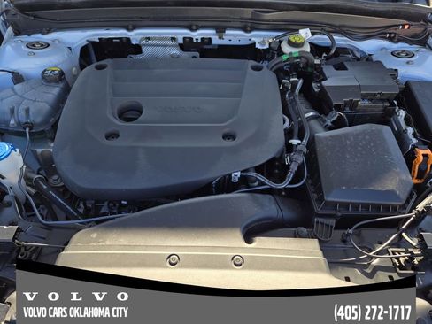 Certified 2024 Volvo XC40 B5 Ultimate w/ Protection Package Premier image 30