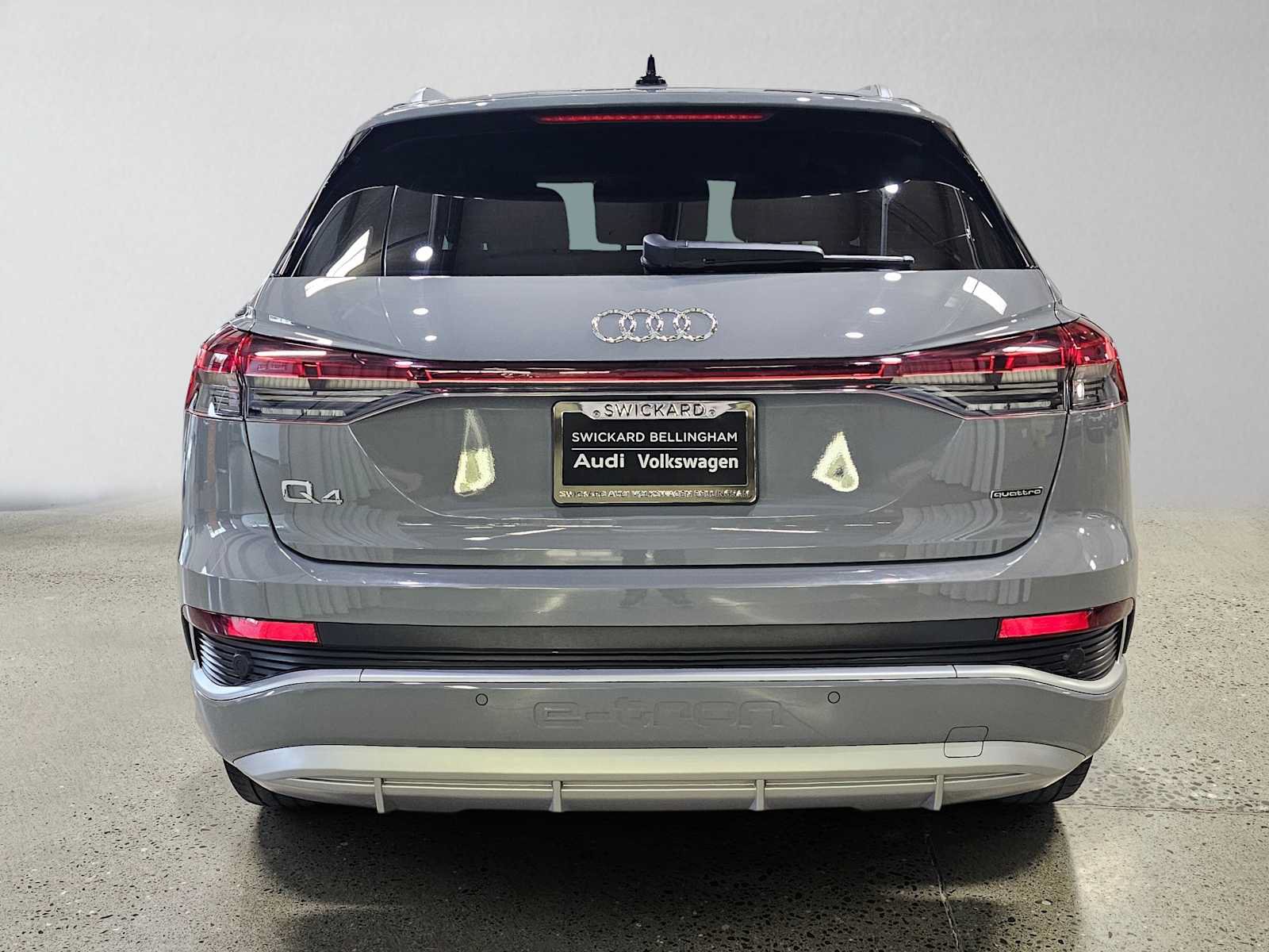 Used 2023 Audi Q4 e-tron Premium Plus w/ Premium Plus AWD/4WD image 4