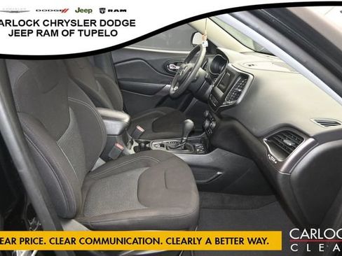 Used 2021 Jeep Cherokee Latitude FWD image 33