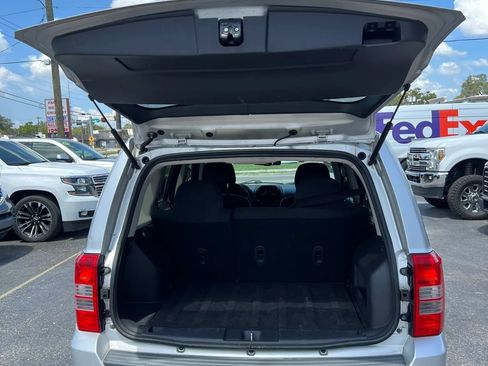 Used 2013 Jeep Patriot Latitude FWD image 19