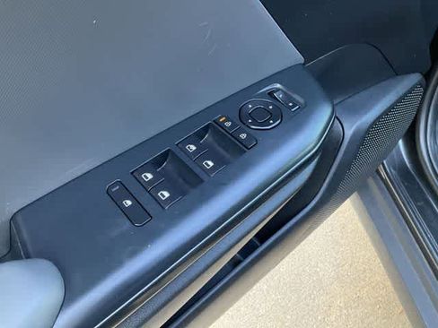 Used 2025 Kia K4 LXS FWD image 14