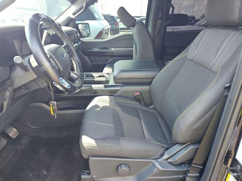 Used 2025 Ford F150 STX w/ Equipment Group 200A RWD image 4