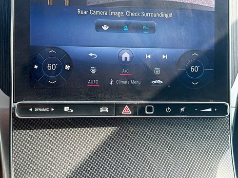 Used 2024 Mercedes-Benz GLC 300 4MATIC image 16