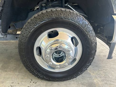 Used 2025 Ford F350 Lariat w/ Lariat Ultimate Package AWD/4WD image 25