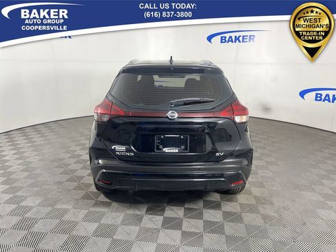 Used 2021 Nissan Kicks SV image 8
