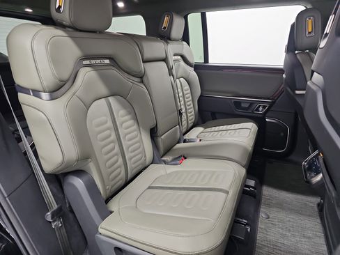 Used 2023 Rivian R1S Adventure image 23