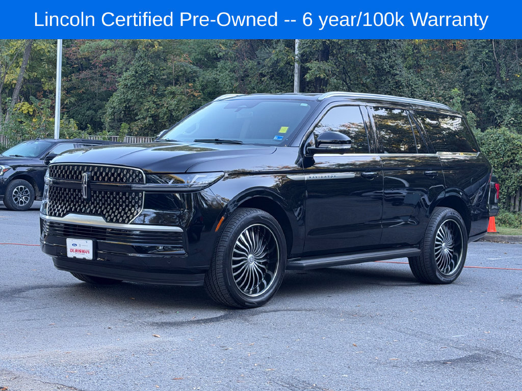 Used 2026 Lincoln Navigator Premiere AWD/4WD image 3