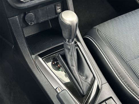 Used 2016 Toyota Corolla image 27