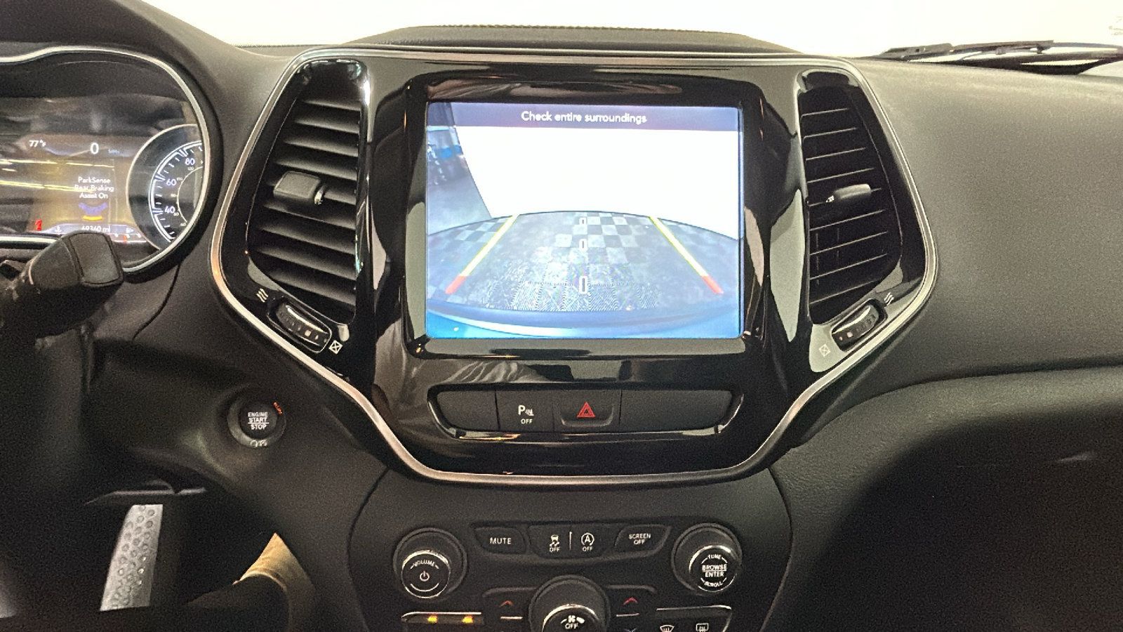Used 2020 Jeep Cherokee Limited AWD/4WD image 28