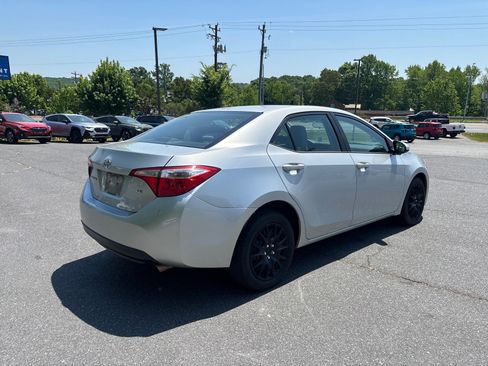 Used 2016 Toyota Corolla LE FWD image 6