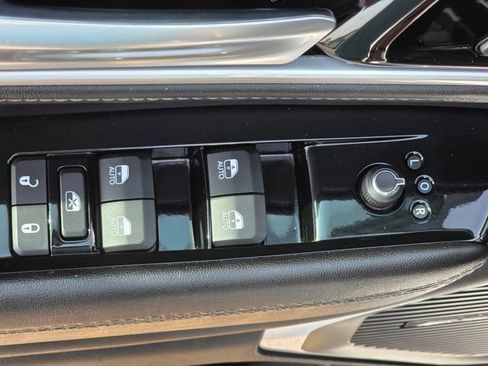 Used 2023 Jeep Wagoneer Series III w/ Preferred Equipment Group image 8