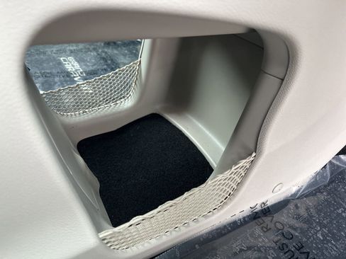 Used 2014 Dodge Grand Caravan SXT image 45