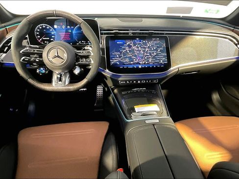New 2026 Mercedes-Benz E 53 AMG e 4MATIC Sedan image 7