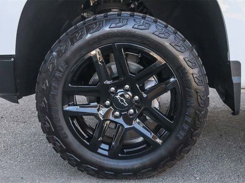 Used 2025 Chevrolet Silverado 1500 Custom Trail Boss w/ Dark Appearance Package image 11