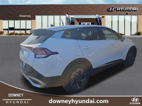 Used 2025 Kia Sportage LX FWD image 5