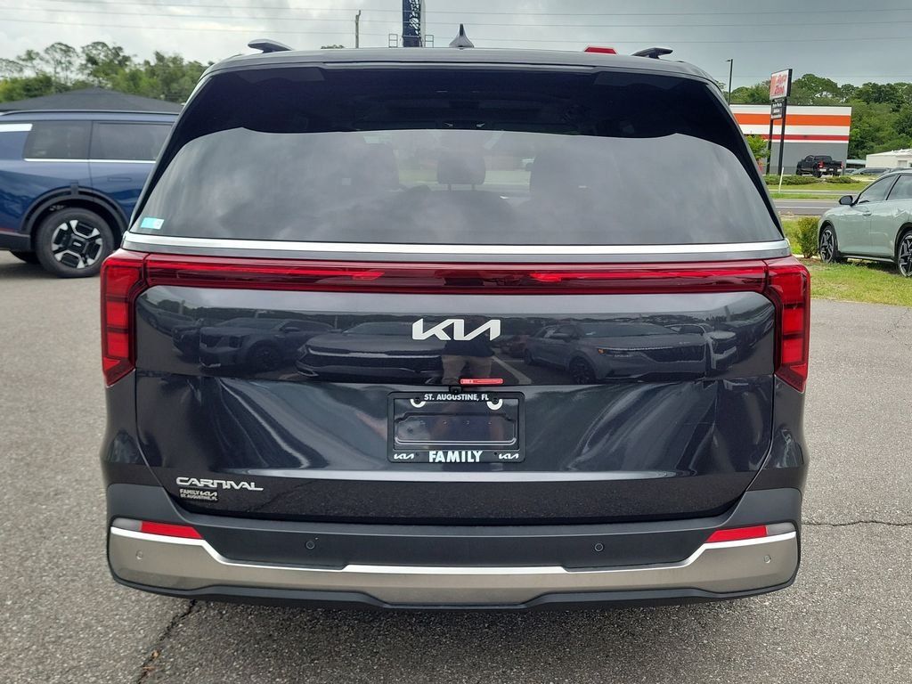 New 2026 Kia Carnival SX FWD image 5