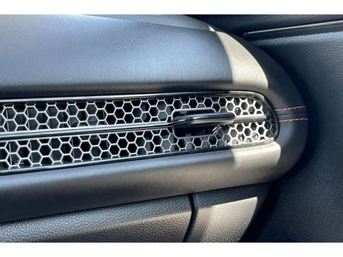 Used 2025 Honda HR-V Sport image 29