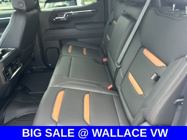 Used 2025 GMC Sierra 1500 AT4 w/ Technology Package AWD/4WD image 12