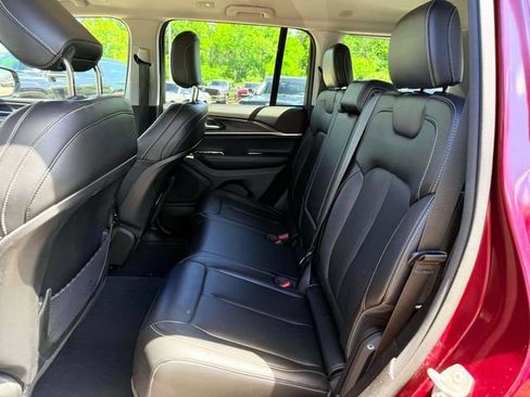 Certified 2023 Jeep Grand Cherokee Limited AWD/4WD image 12