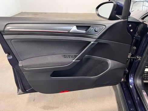 Used 2019 Volkswagen GTI SE image 25