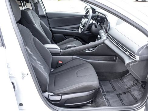 Used 2024 Hyundai Elantra SEL FWD image 25