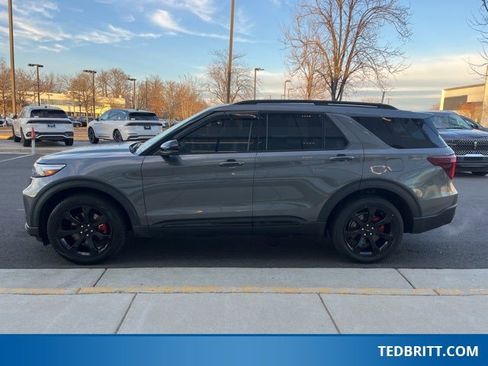 Used 2022 Ford Explorer ST w/ Equipment Group 401A image 4