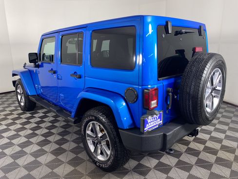 Used 2014 Jeep Wrangler Unlimited Sahara AWD/4WD image 8
