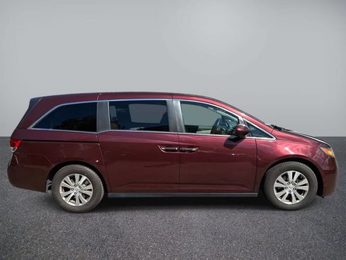 Used 2016 Honda Odyssey SE image 4