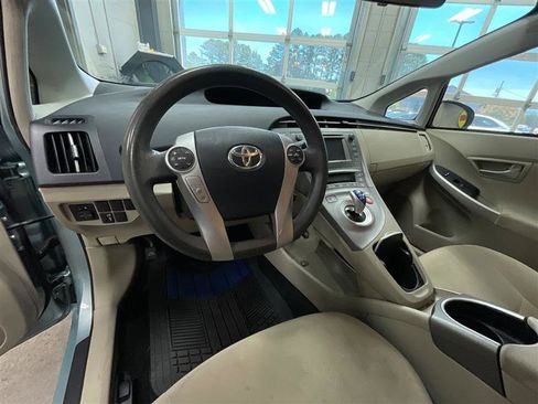 Used 2015 Toyota Prius Two FWD image 12