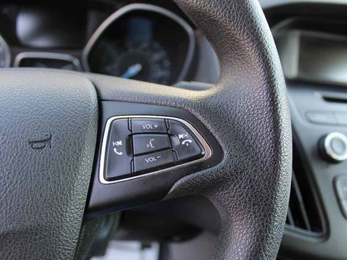 Used 2016 Ford Focus SE image 17