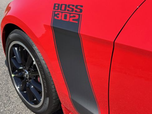 Used 2013 Ford Mustang Boss 302 w/ Boss 302 Accessory Pkg image 9