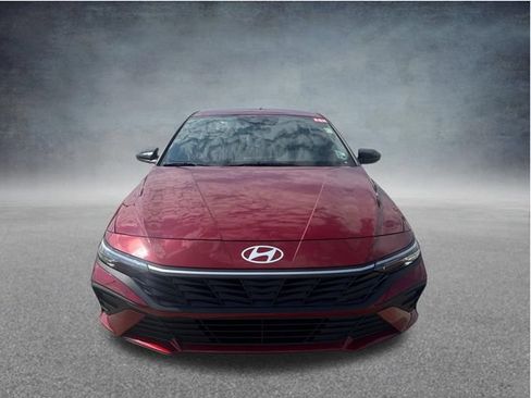 Used 2025 Hyundai Elantra Sport FWD image 2