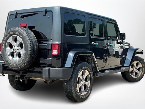 Used 2018 Jeep Wrangler Unlimited Sahara image 5