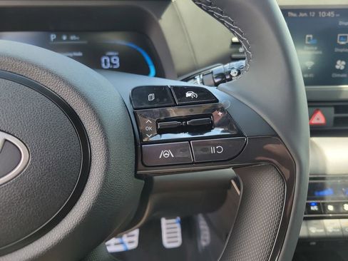 Used 2025 Hyundai Elantra Sport image 14