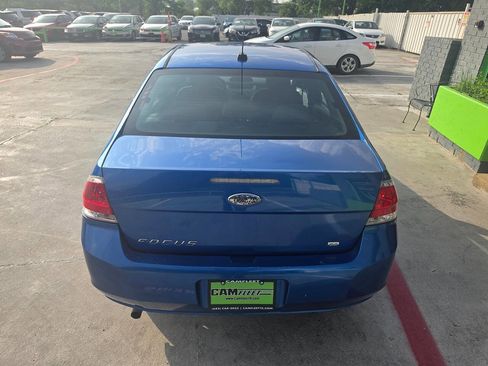 Used 2010 Ford Focus SE FWD image 13
