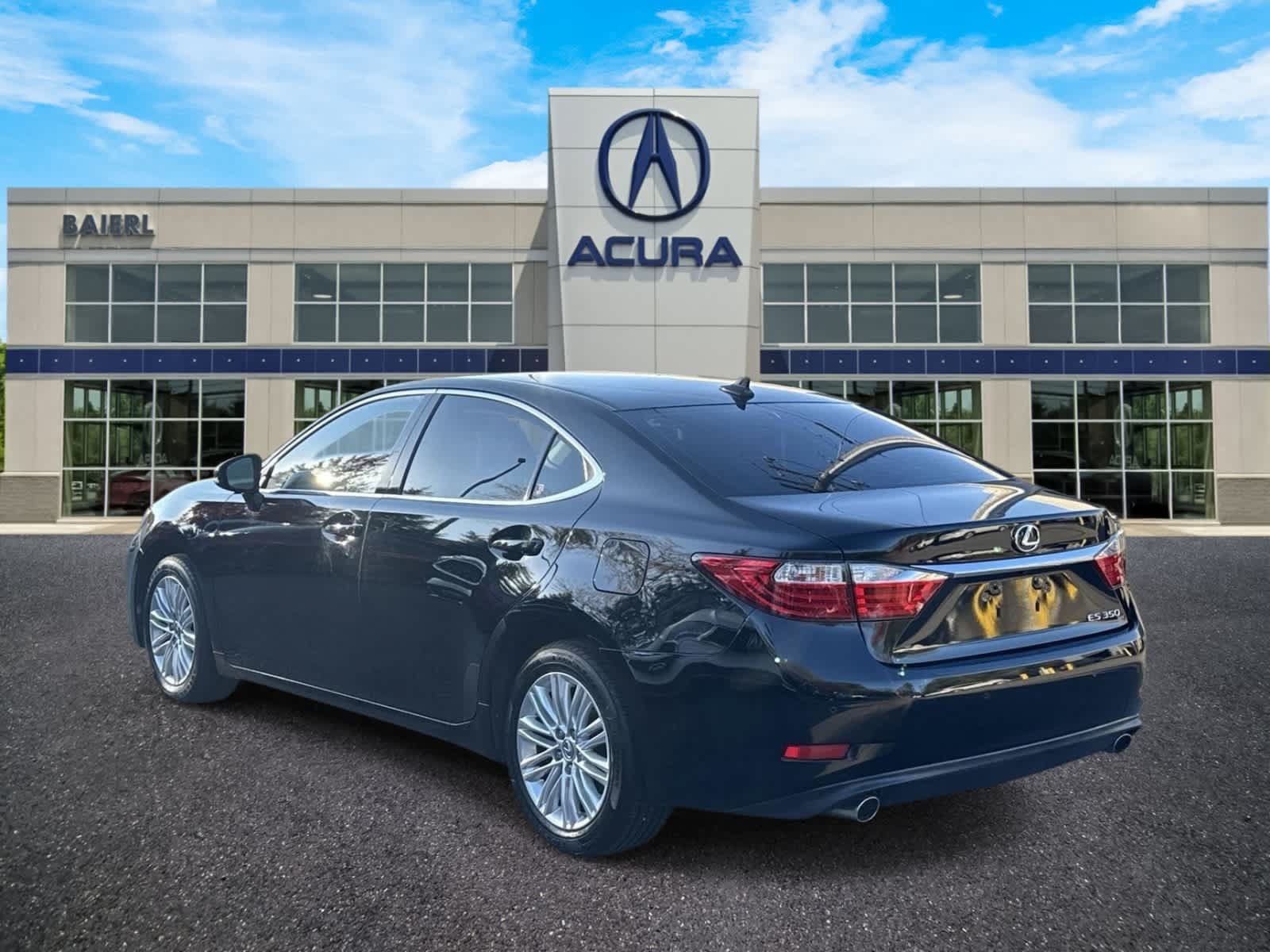 Used 2014 Lexus ES 350 w/ Luxury Package FWD image 3