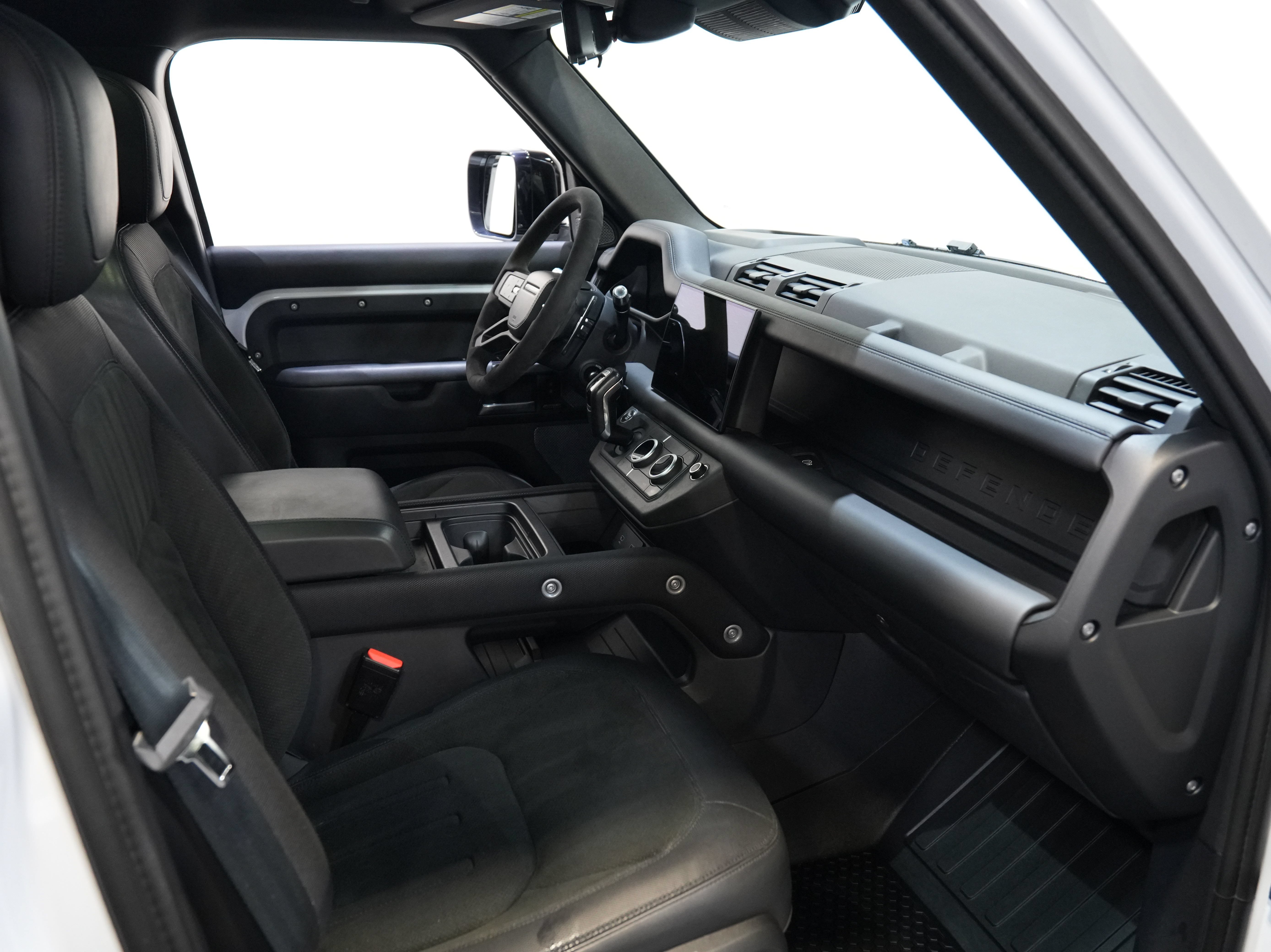 Used 2022 Land Rover Defender 110 V8 AWD/4WD image 33