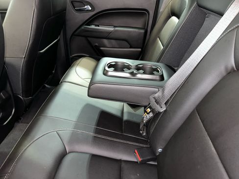 Used 2022 Chevrolet Colorado LT w/ Luxury Package AWD/4WD image 5