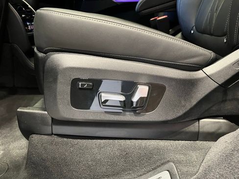 Used 2024 BMW X7 M60i w/ Executive Package image 24