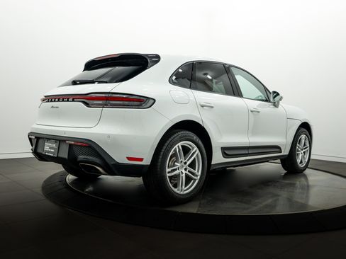 Certified 2026 Porsche Macan AWD/4WD image 7
