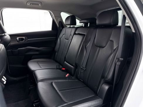 Used 2022 Kia Sorento S image 31