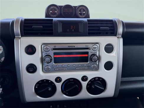 Used 2012 Toyota FJ Cruiser 4WD image 19