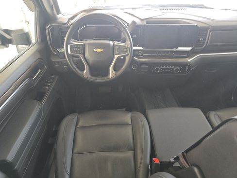 Used 2024 Chevrolet Silverado 2500 LT w/ Convenience Package image 17