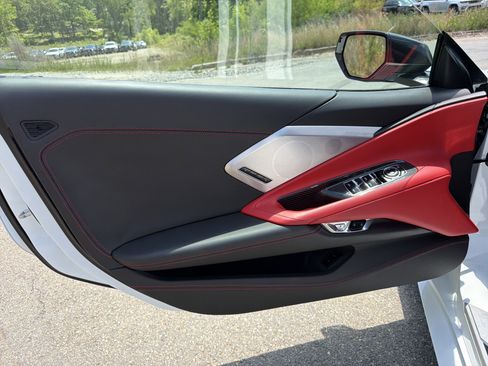 Used 2023 Chevrolet Corvette Stingray Premium Conv w/ Z51 Performance Package RWD image 10