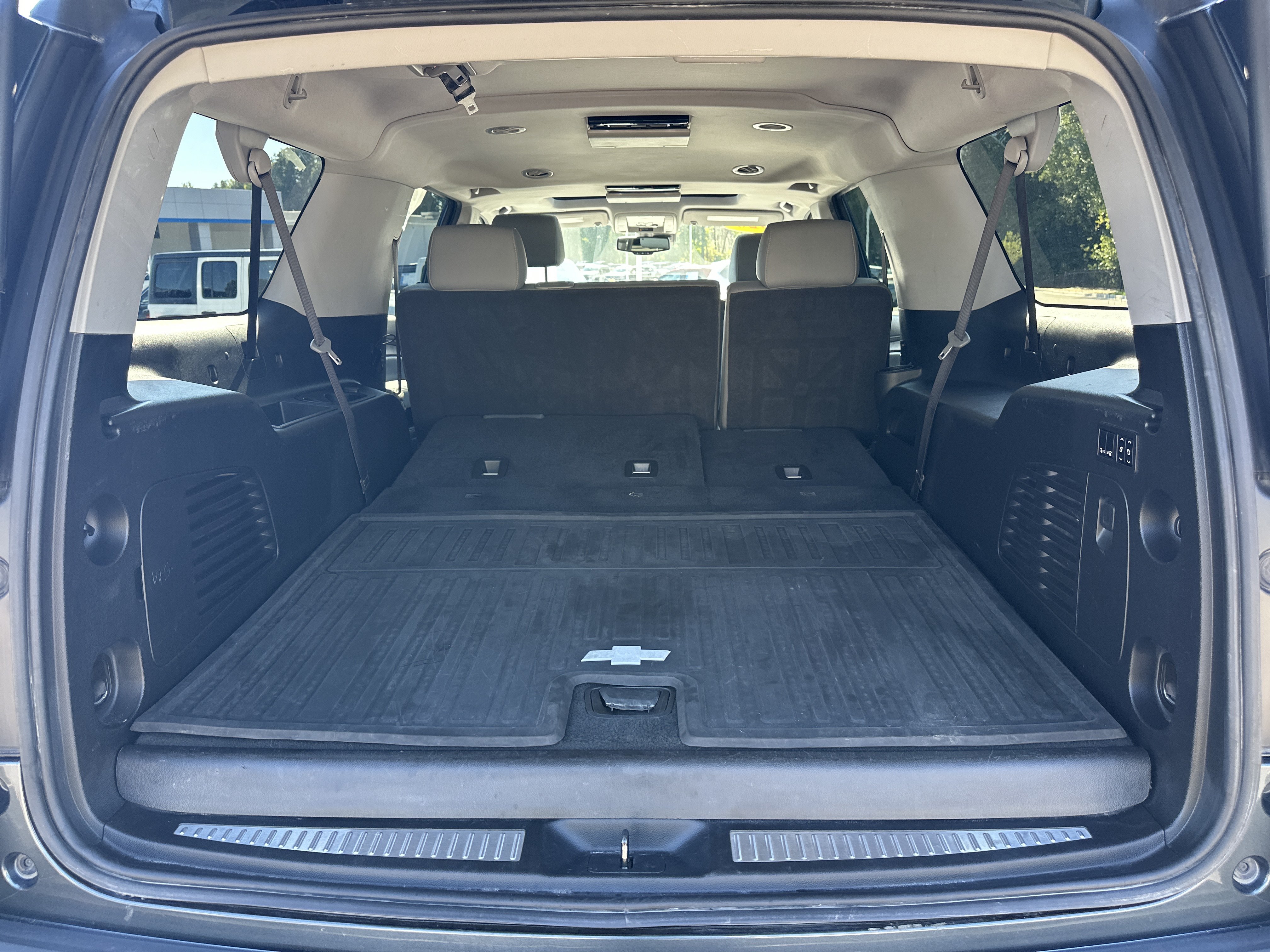 Used 2020 Chevrolet Suburban LT AWD/4WD image 18