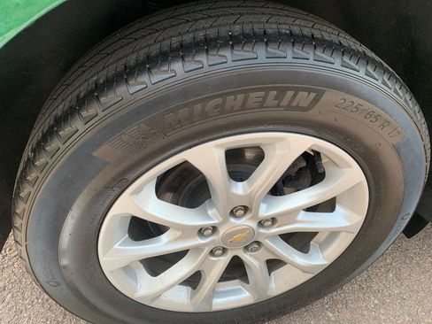 Used 2019 Chevrolet Equinox LT w/ Driver Convenience Package FWD image 21